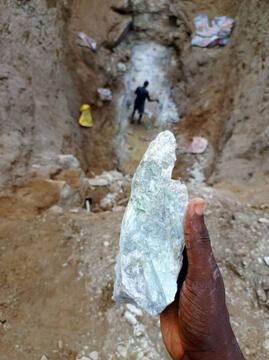 PETALITE ORE